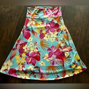 Small Hawaiian LuLaRoe " Azure" skirt. Only worn twice. Waist band folds down.